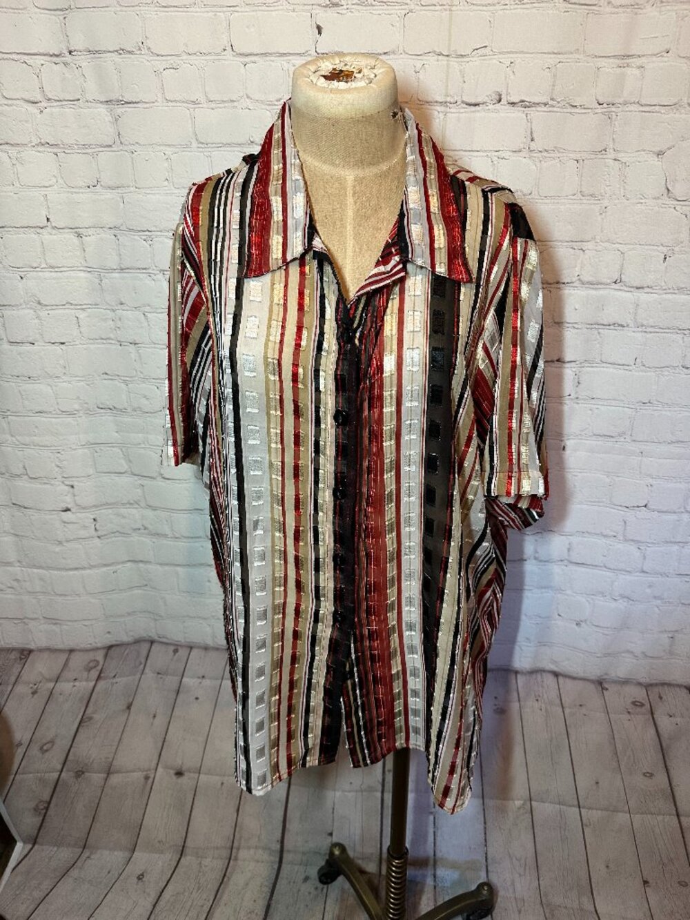 Selene Sport Vintage size 2X striped light short sleeve button up blouse